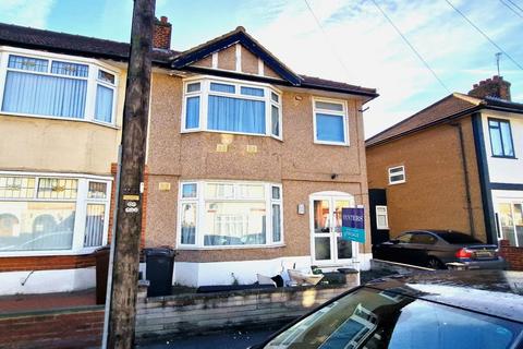 10 Eric Road, Romford, RM6 6JJ