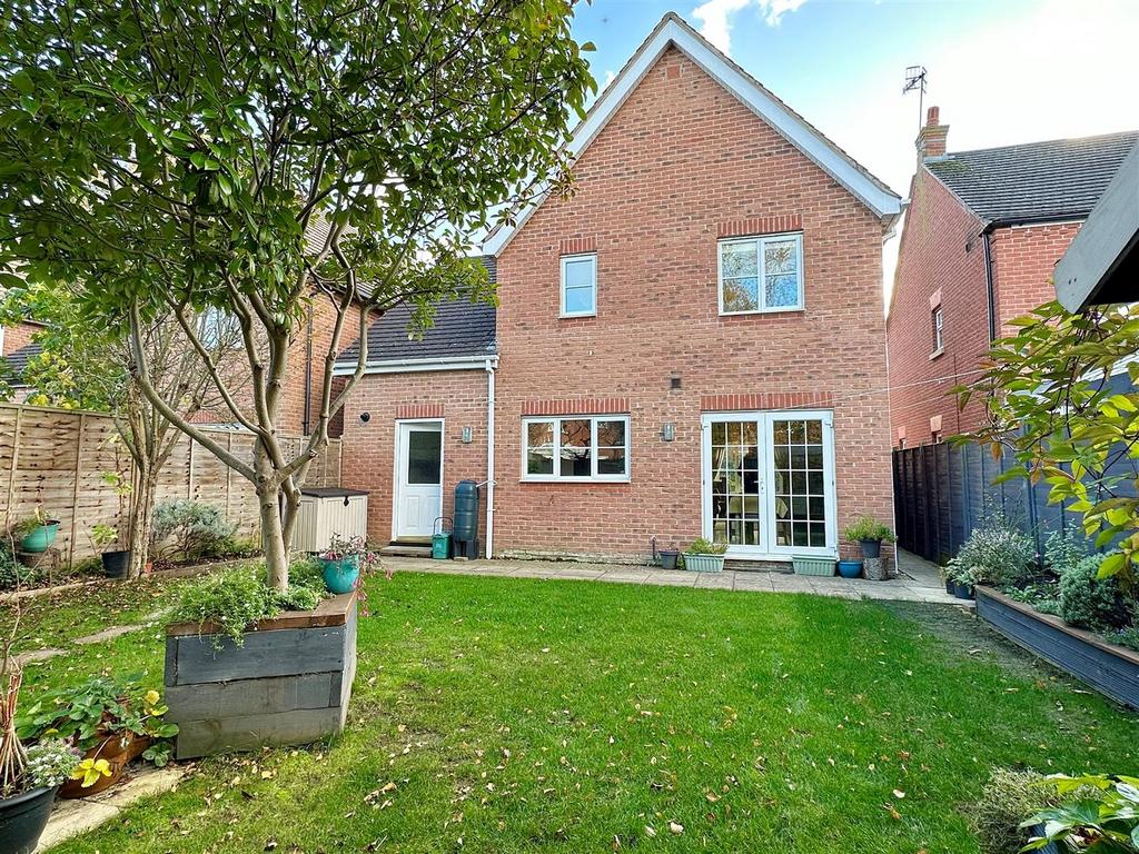Garden to house