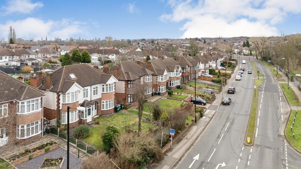 Allesley Old Road, Coventry CV5 3 bed semidetached house for sale £