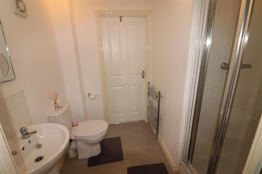 Jack and jill shower room
