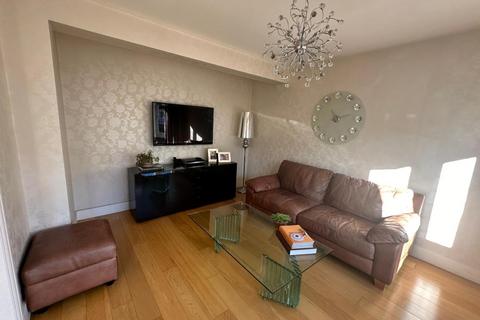 3 bedroom detached house to rent - New Park Avenue, London