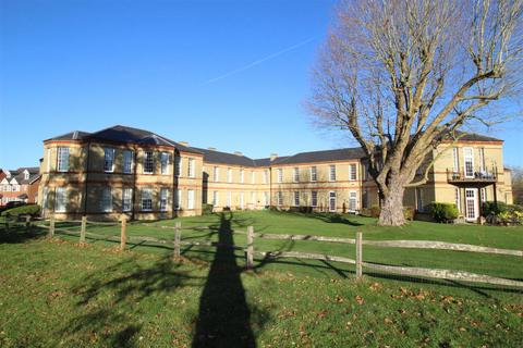 9, Gladstone House Horton Crescent, Epsom, KT19 8BW