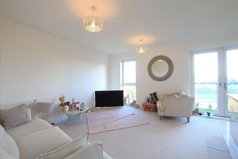 2 bedroom apartment for sale, Hunting Place, Heston TW5