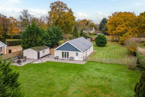 3 bedroom detached bungalow for sale - Orchard Road, Tewin, Welwyn