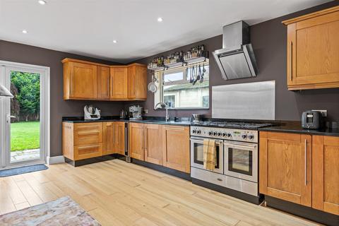 3 bedroom detached bungalow for sale - Orchard Road, Tewin, Welwyn