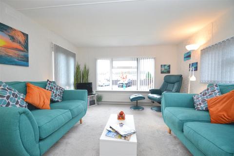 1 bedroom detached bungalow for sale - Folly Lane, East Cowes
