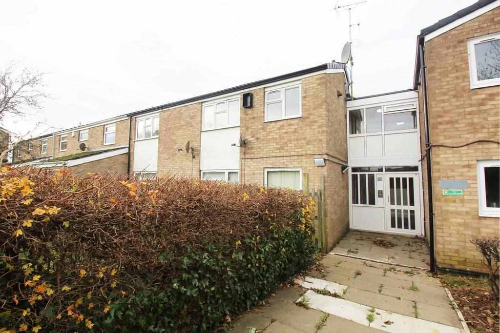 Mildmay Road, Stevenage, Hertfordshire 1 bed flat £950 pcm (£219 pw)