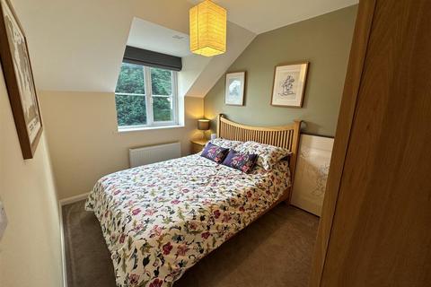 5 Golf Close, Nottingham, NG6 8YZ