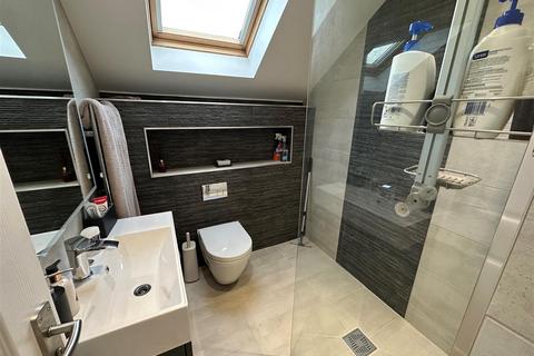 5 Golf Close, Nottingham, NG6 8YZ