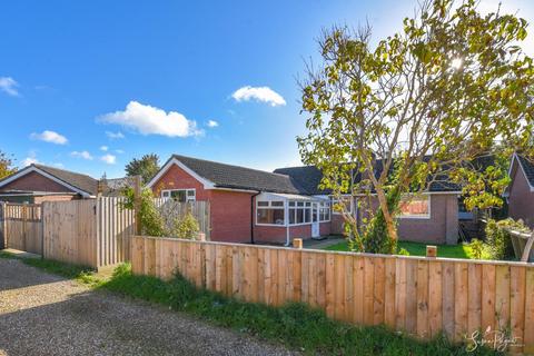 4 bedroom detached bungalow for sale, Sandy Close, Blackwater, Newport