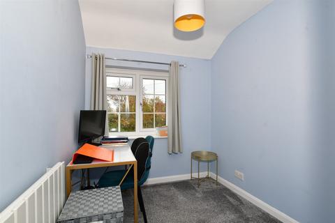 12 Roman Road, Northfleet, Gravesend, DA11 8EX