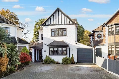 5 bedroom detached house for sale - Castellan Avenue, Romford, RM2