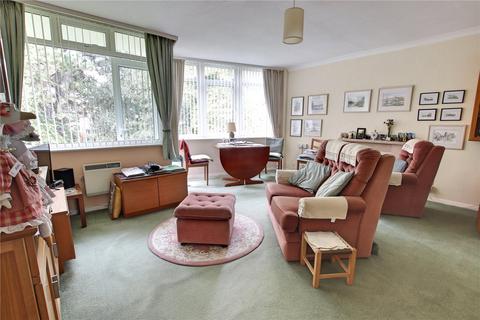 2 bedroom flat for sale - Grand Avenue, Worthing, West Sussex, BN11