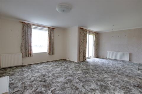 2 bedroom flat for sale, Wells Court, Pevensey Garden, Worthing, West Sussex, BN11