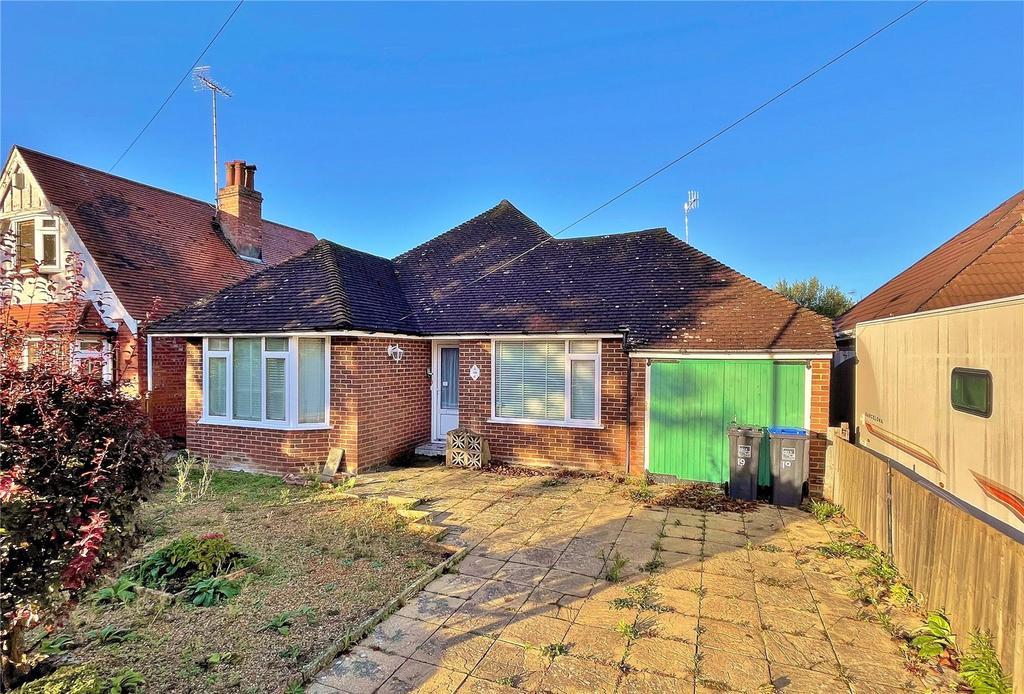 The Glen, Worthing, West Sussex, BN13 2 bed bungalow for sale £425,000