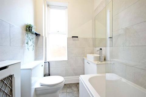 Flat 1, 97 Ashburnham Road, Bedford, MK40 1EA