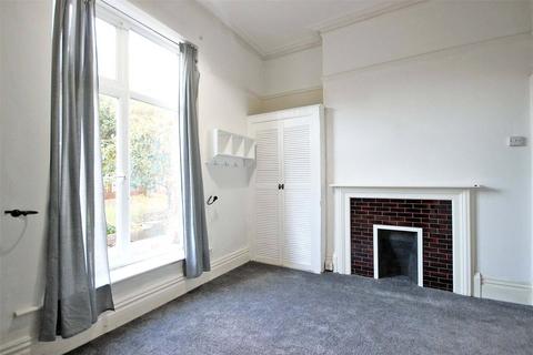 Flat 1, 97 Ashburnham Road, Bedford, MK40 1EA