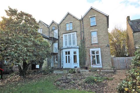 Flat 1, 97 Ashburnham Road, Bedford, MK40 1EA