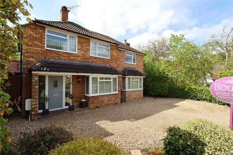 42 Beacon Close, Wrecclesham, Farnham, GU10 4PA