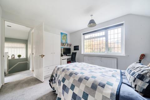 42 Beacon Close, Wrecclesham, Farnham, GU10 4PA