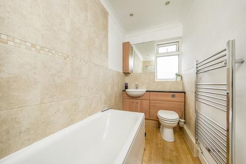 2 bedroom apartment to rent - Watersplash Road, Shepperton, Surrey