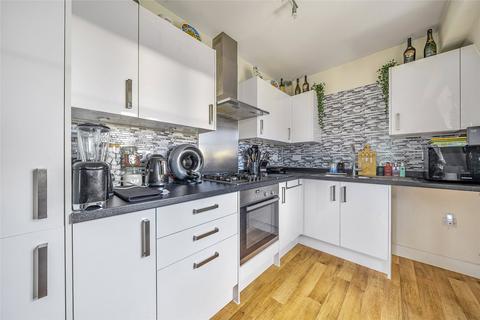 1 bedroom flat for sale, Alderson Grove, Hersham, Walton-on-Thames, Surrey, KT12