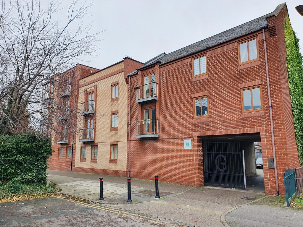 2 Bedroom Flat - For Sale by Auction