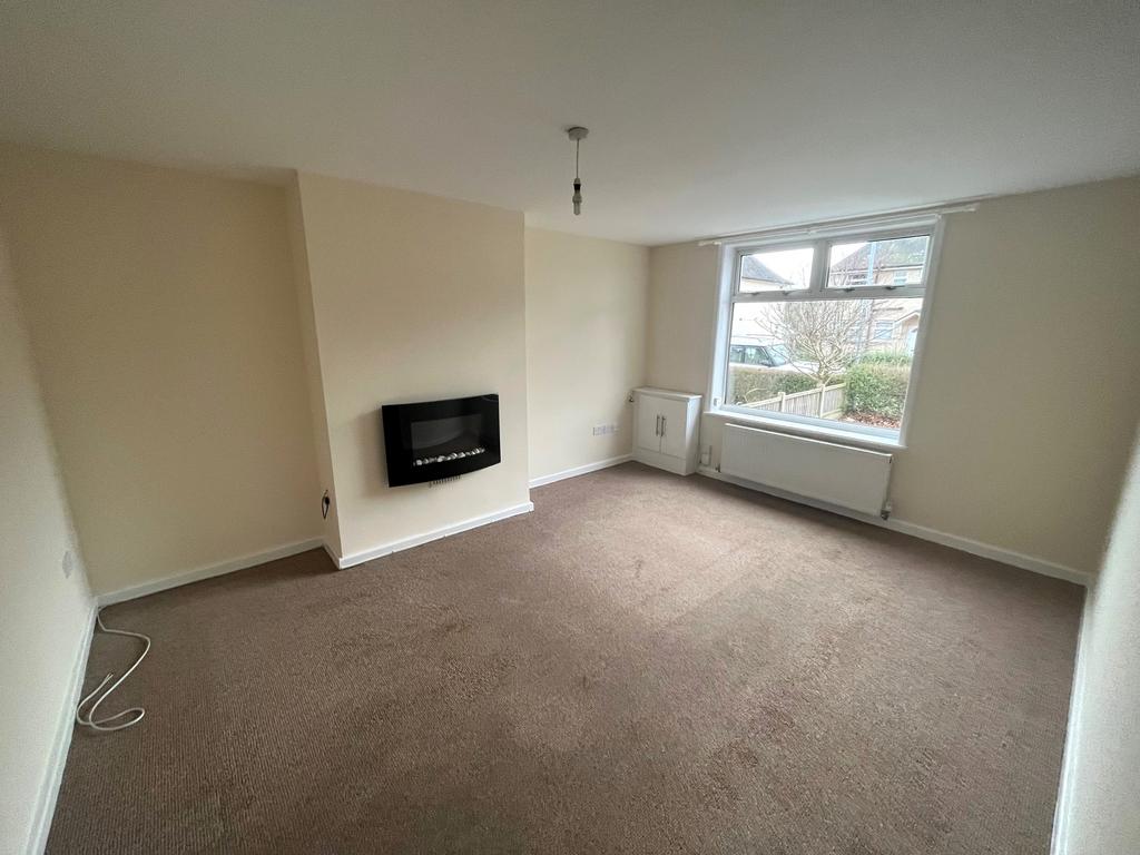 Mayer Avenue, Cross Heath... 3 bed semidetached house £795 pcm (£183 pw)