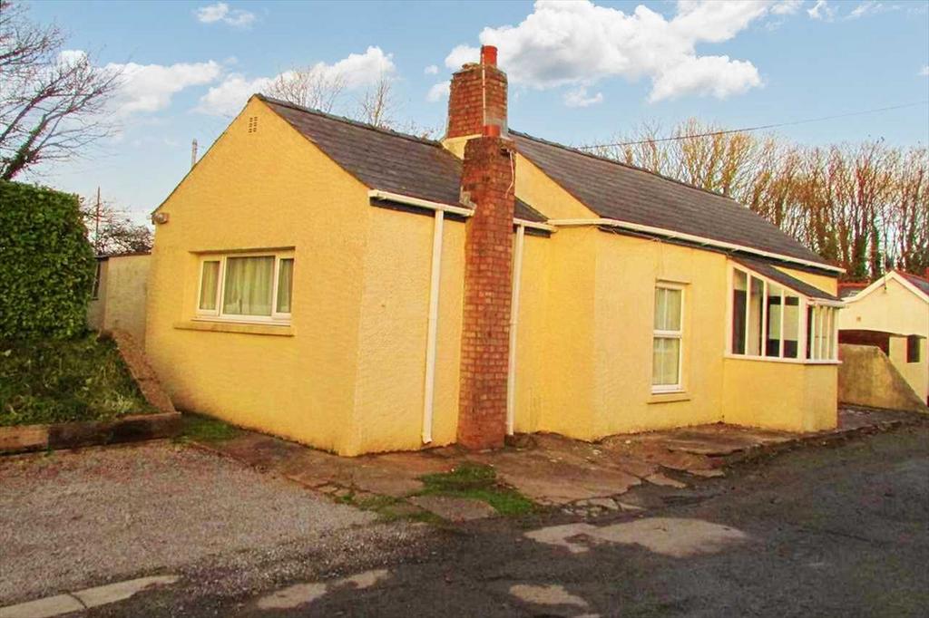 3 Glebe Cottages, Lamphey, Pembroke, SA71 5NS 2 bed detached bungalow