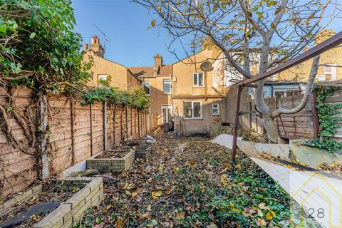 3 bedroom terraced house for sale - Grove Green Road, London E11