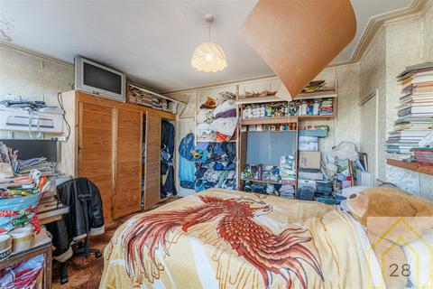 3 bedroom terraced house for sale - Grove Green Road, London E11