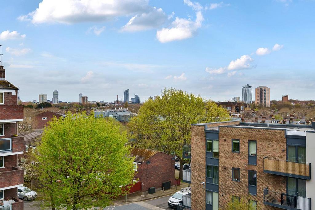 Gideon Road, Battersea 1 bed flat for sale £300,000