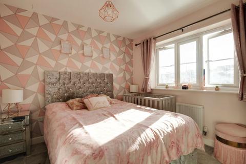 30 Oak Crescent, Wickford, SS11 7FF