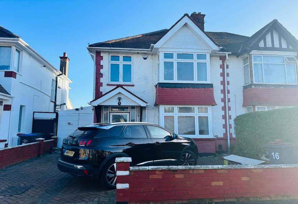 Bassingham Road, Wembley, Greater... 4 bed semidetached house £2,600