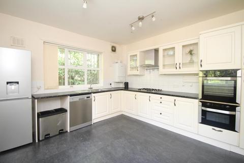2 bedroom bungalow to rent, Woodlands Drive, Bradford, BD10