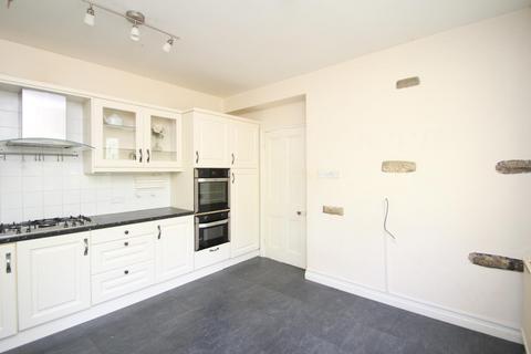 2 bedroom bungalow to rent, Woodlands Drive, Bradford, BD10