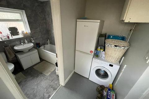 4 bedroom terraced house to rent, Waltheof Avenue, London N17