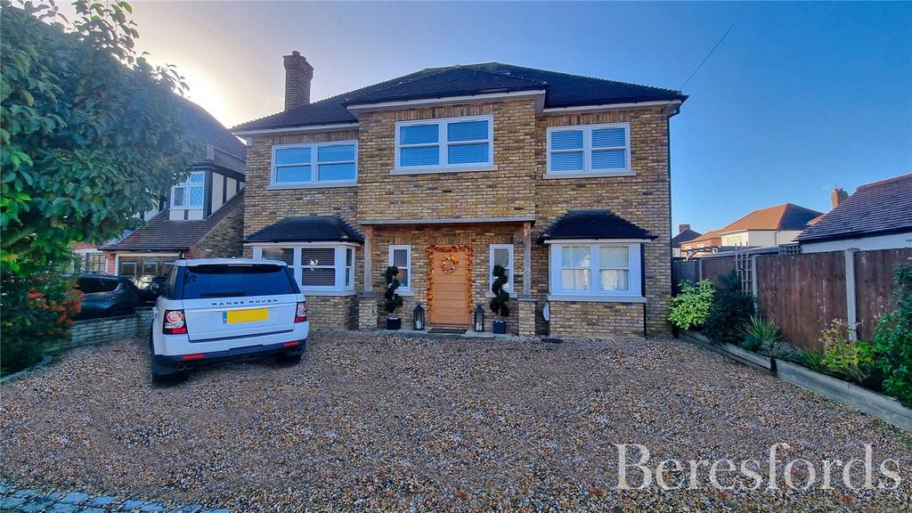 Oaklands Avenue, Romford, RM1 4 bed detached house for sale £1,250,000