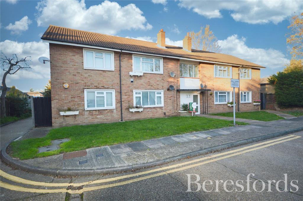 Knighton Close, Romford, RM7 2 bed apartment £249,995