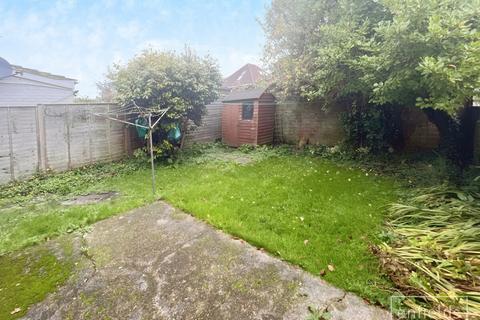 101 Howards Grove, Shirley, Southampton, SO15 5PS