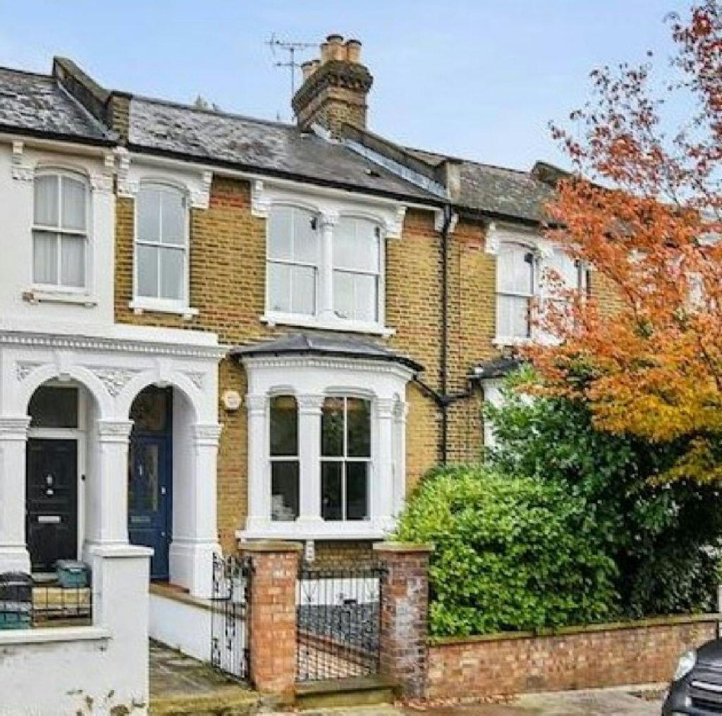 Ashmount Road Whitehall Park N19 3BJ 4 bed terraced house for sale £