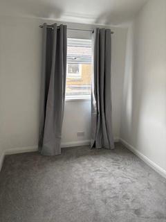 1 bedroom house to rent, Gladstone Road, Watford