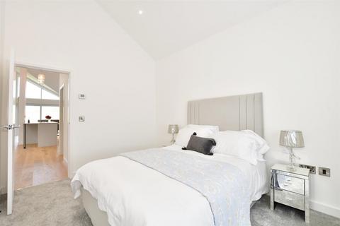 3 bedroom terraced bungalow for sale, Cypress Grove, Alfold, Cranleigh, Surrey