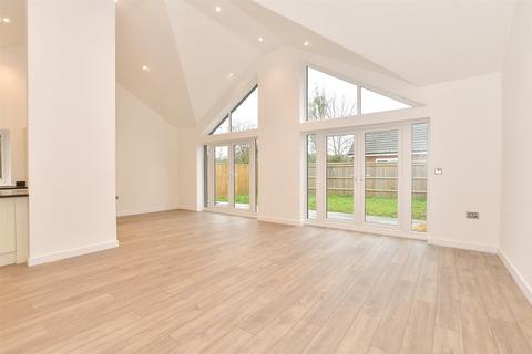 3 bedroom terraced bungalow for sale, Cypress Grove, Alfold, Cranleigh, Surrey