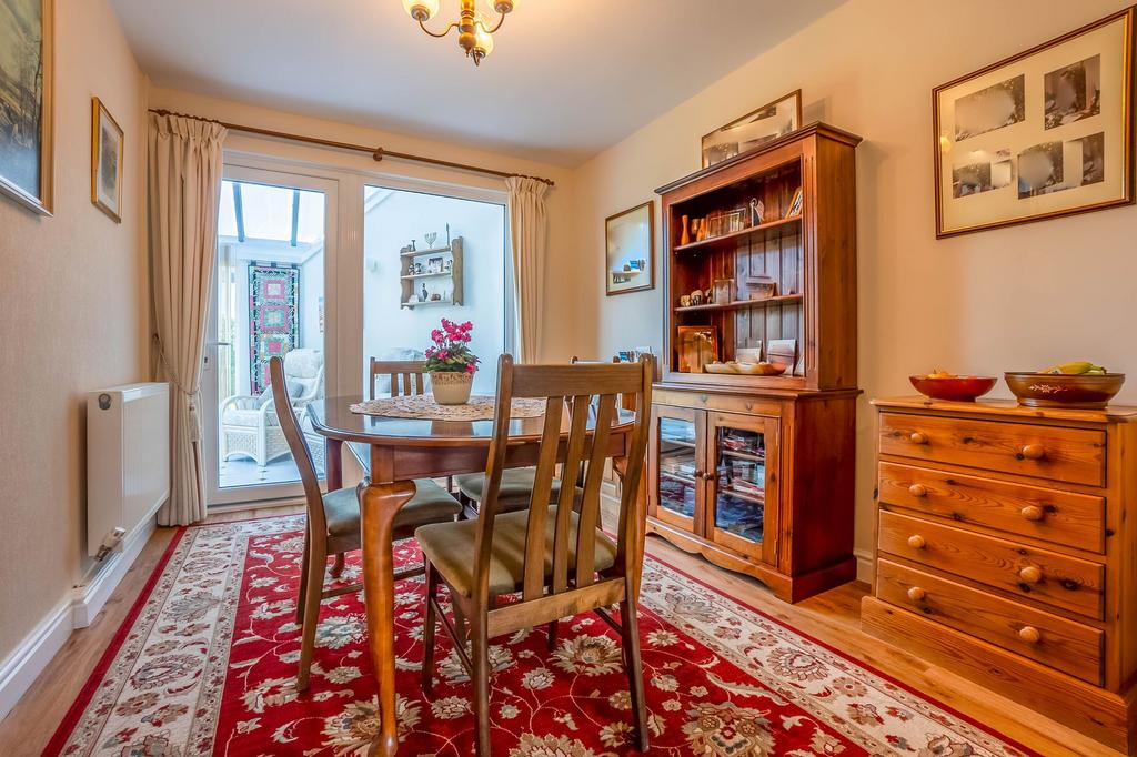 Kitchen dining room