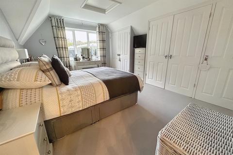 7 bedroom detached house for sale, Castledean