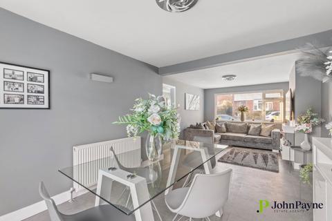 2 Aldbury Rise, Coventry, CV5 9JP