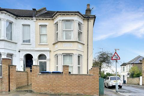 3 bedroom semi-detached house for sale, NW10 4SD