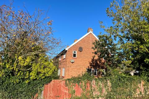 4 bedroom semi-detached house for sale - 3 Cavendish Road, Trimley St Mary, Suffolk, IP11 0RR