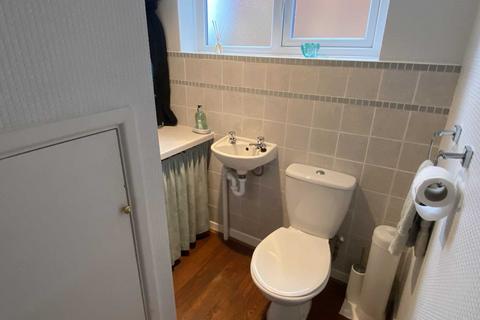 17 Delta Close, Royton, Oldham, OL2 5DR